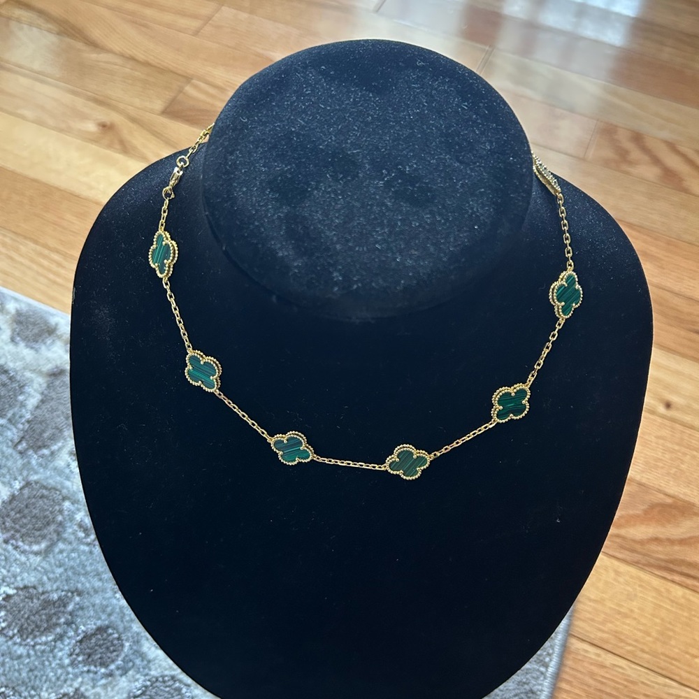 Malachite and yellow gold 10 motif necklace